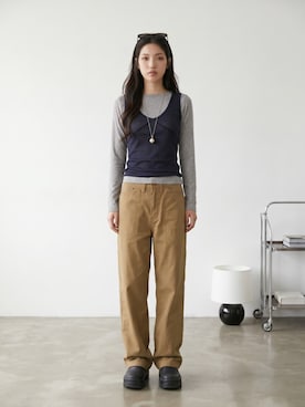 「GILDAN（ギルダン）の【ROOPTOKYO】GILDAN ６oz クルーネック 袖リブ ロングスリーブTee /ロンT 無地カットソー オーバーサイズ 2026年春夏（Tシャツ/カットソー、グレー系）」を使った、aiさん（レディース・165cm）の夏コーディネート