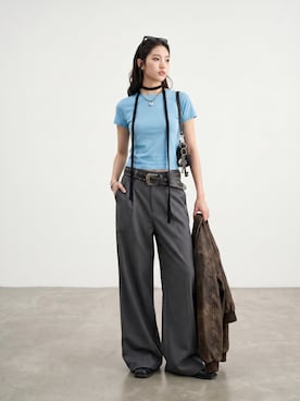 「Dickies（ディッキーズ）の【お気に入り数11万人突破】Dickies/ディッキーズ THE ORIGINAL FIT 874 TCツイル センタープレス スケーターパンツ レングス32インチ ワークパンツ イージーパンツ 2026年春夏（チノパンツ、グレー系）」を使った、aiさん（レディース・165cm）の夏コーディネート