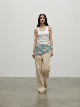 「Dickies（ディッキーズ）の【お気に入り数10万人突破】Dickies/ディッキーズ THE ORIGINAL FIT 874 TCツイル センタープレス スケーターパンツ レングス32インチ ワークパンツ イージーパンツ 2026年春夏（チノパンツ、ベージュ系）」を使った、aiさん（レディース・165cm）の夏コーディネート