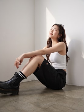 「Dickies（ディッキーズ）のDickies/ディッキーズ 13インチポケットワークショーツ shorts チノパンツ スケーターショーツ ハーフパンツ カラーパンツ 2026年春夏（チノパンツ、ブラック系）」を使った、aiさん（レディース・165cm）の夏コーディネート
