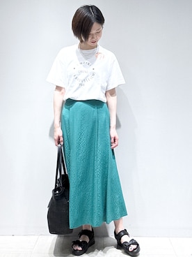 「Reflect（リフレクト）の【REGENCY WORKS／Reflect別注カラーあり】サークルモチーフTシャツ（Tシャツ/カットソー、ホワイト系）」を使った、まちこさん（レディース・157cm）の夏コーディネート