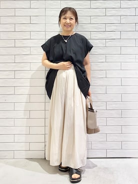 「OPAQUE.CLIP（オペークドットクリップ）の【接触冷感】バックフレアドッキングカットソー《洗濯機OK》（Tシャツ/カットソー、ブラック系）」を使った、yさん（レディース・148cm）の夏コーディネート