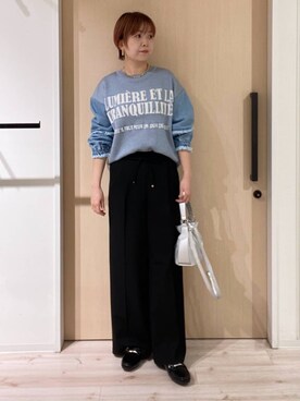 「SHOO・LA・RUE（シューラルー）のデニム袖切替ロゴニット（ニット/セーター、ブルー系）」を使った、ひらしーさん（レディース・164cm）の春コーディネート