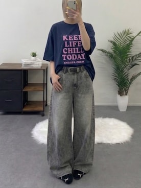 「Snap club（スナップクラブ）の【Snap club】ラインストーン グラフィック オーバーサイズ 半袖Tシャツ（Tシャツ/カットソー、ブルー系）」を使った、hnaadayoさん（レディース・161cm）の春コーディネート