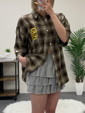 「MONO-MART（モノマート）のアイテム（シャツ/ブラウス、ブラウン系）」を使った、hnaadayoさん（レディース・161cm）の春コーディネート
