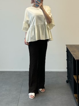 「MONO-MART（モノマート）のフリル ドッキング ハイウエスト切替 オーバーサイズ Tシャツ（Tシャツ/カットソー、ホワイト系）」を使った、hnaadayoさん（レディース・161cm）の春コーディネート