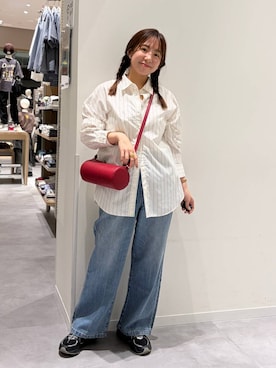 「GLOBAL WORK（グローバルワーク）のシリンダーバッグ/1049528（クラッチバッグ、レッド系）」を使った、momo12gwさん（レディース・155cm）の秋コーディネート