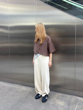 「ITEMS URBANRESEARCH（アイテムズ アーバンリサーチ）のドットボタンハンソデシアーシャツ（シャツ/ブラウス、ブラウン系）」を使った、花鈴さん（レディース・163cm）の春コーディネート