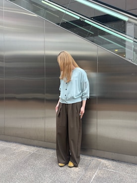 「ITEMS URBANRESEARCH（アイテムズ アーバンリサーチ）のエアリークルーネックカーディガン（カーディガン/ボレロ、グリーン系）」を使った、花鈴さん（レディース・163cm）の春コーディネート