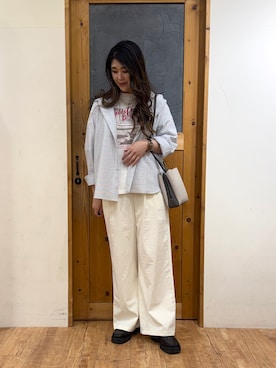 「SHOO・LA・RUE（シューラルー）の【洗濯機可/S-LL】体型カバーも叶う フード付きストライプシャツ（シャツ/ブラウス、ホワイト系）」を使った、Ayana.さん（レディース・168cm）の春コーディネート