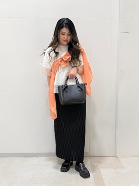 「SHOO・LA・RUE（シューラルー）の【体型カバー/S-LL】さりげない透け感 やわらかゆるっとシアーシャツ（シャツ/ブラウス、オレンジ系）」を使った、Ayana.さん（レディース・168cm）の春コーディネート