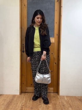 「SHOO・LA・RUE（シューラルー）の【洗える】軽やかでさらっとしたタッチ すっきり見えドルマンニット（ニット/セーター、グリーン系）」を使った、Ayana.さん（レディース・168cm）の春コーディネート