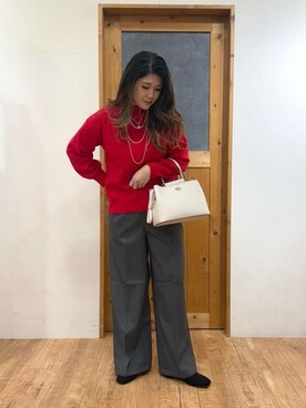 「SHOO・LA・RUE（シューラルー）の【洗える/毛玉レス】表面がきれいなハイネックバックスリットニット（ニット/セーター、レッド系）」を使った、Ayana.さん（レディース・168cm）の秋コーディネート