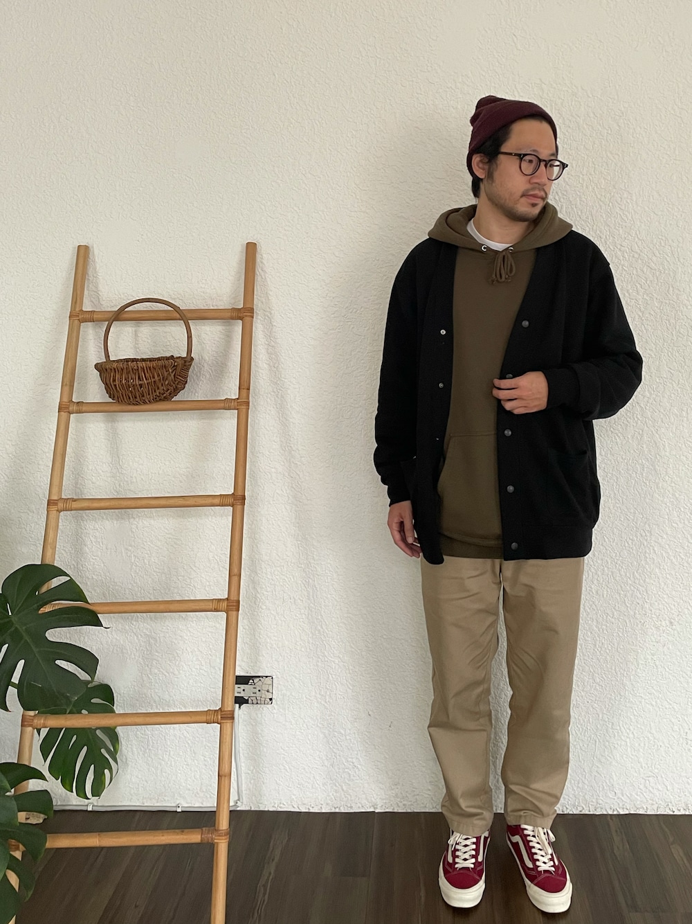 「ootd、街頭穿搭、KAPITAL、United Athle、日系極簡、Taiwan、Tainan、VANS」｜「United Athleのアイテム（パーカー、グリーン系）」を使った、Shinyさん（メンズ・171cm）の冬コーディネートの1枚目の写真