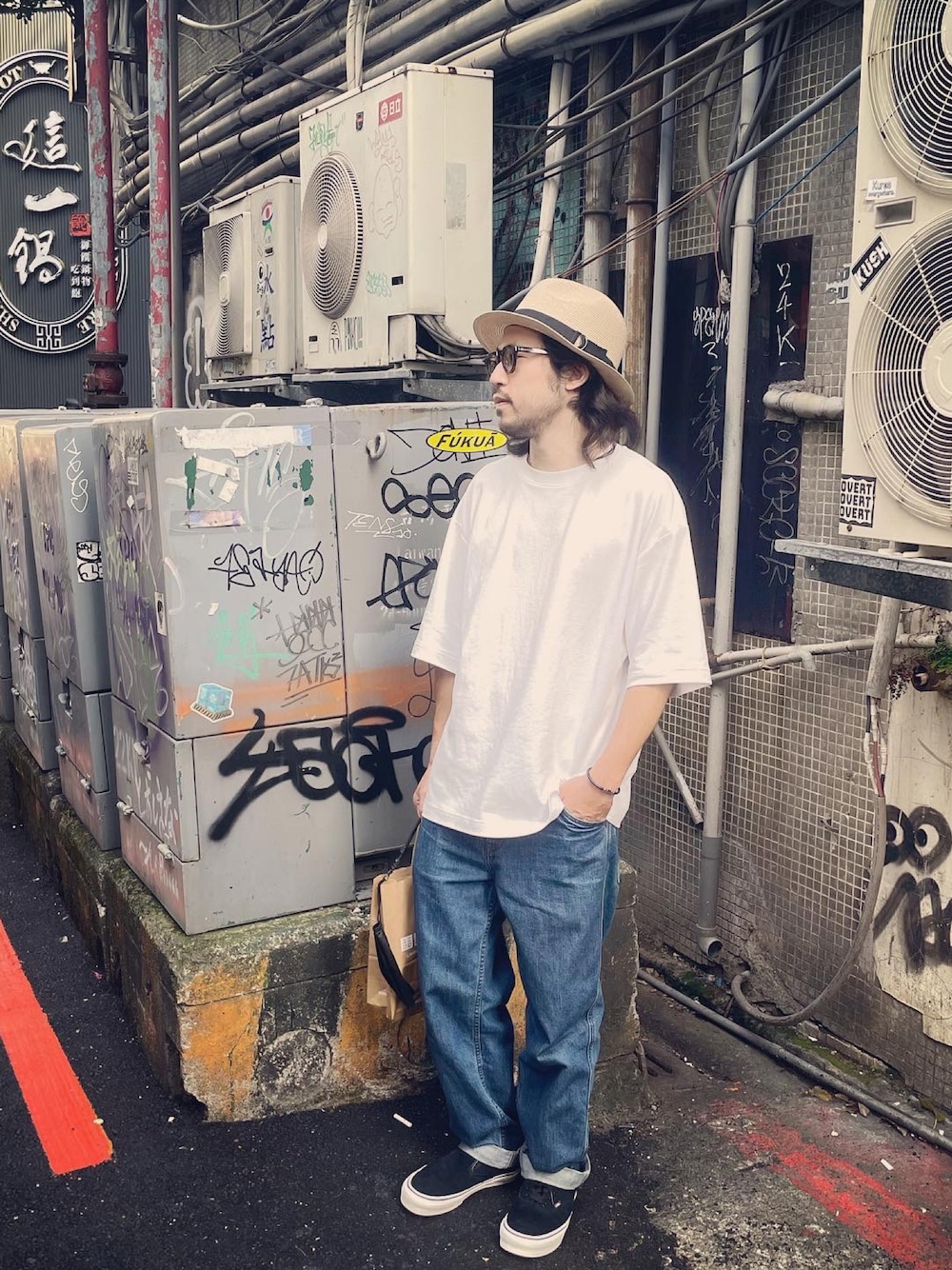 「西街、追夢人」｜「VANS VAULTのアイテム（シューズ、ブラック系）」を使った、Shinyさん（メンズ・171cm）の春コーディネートの1枚目の写真