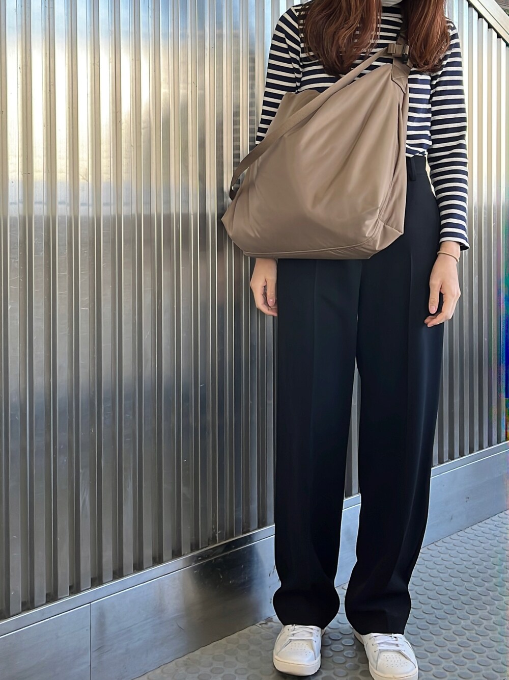「ボーダー、ボーダートップス、テーパードパンツ、スニーカー、スニーカーコーデ、シンプル、シンプルコーデ、パンツスタイル、カジュアル、ラフ、ユニクロ」｜「ORCIVALのORCIVAL / ボーダー ロングスリーブ プルオーバー（Tシャツ/カットソー、ブルー系）」を使った、𝗒𝗎𝗄𝖺さん（レディース・167cm）の秋コーディネートの1枚目の写真