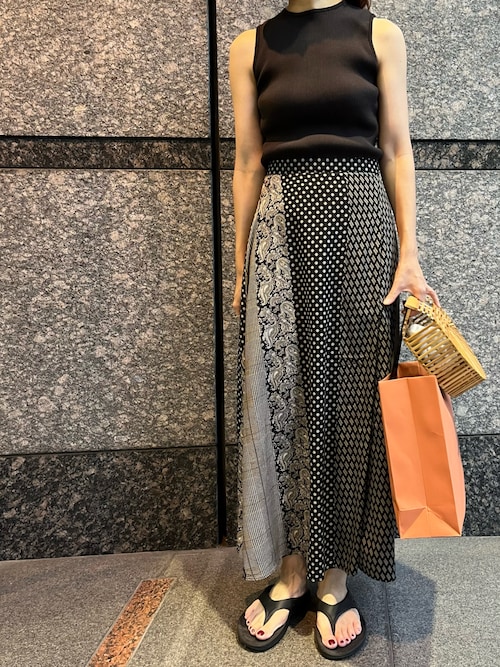 美品 ユナイテッドアローズ ペイズリー柄 黒 シアー ロングプリーツスカート 美品 ユナイテッドアローズ ペイズリー柄 黒 シアー ロング