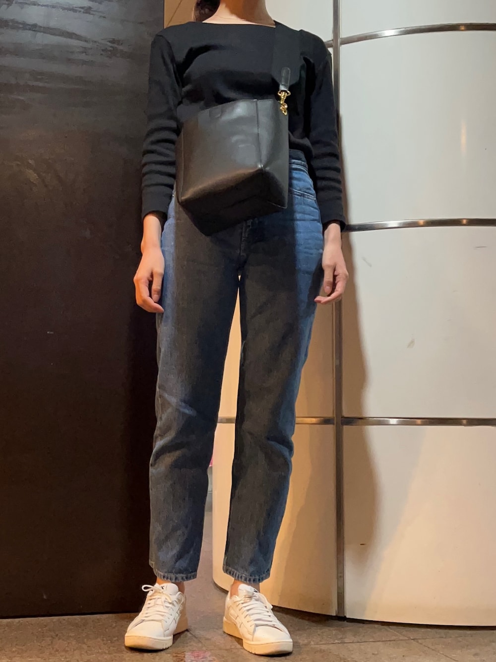 「デニム、デニムパンツ、スニーカー、スニーカーコーデ、休日スタイル、休日コーデ、シンプル、シンプルスタイル」｜「BEAUTY&YOUTH UNITED ARROWSのBY∴ コットンボーダー＆ソリッド8分袖カットソー（Tシャツ/カットソー、ブラック系）」を使った、𝗒𝗎𝗄𝖺さん（レディース・167cm）の春コーディネートの1枚目の写真