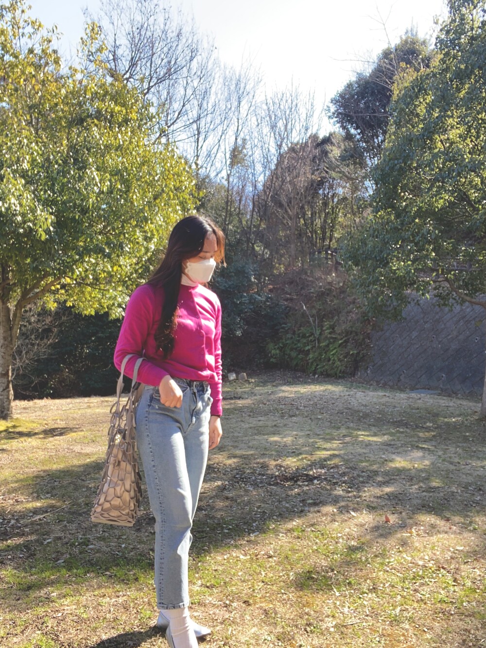 「カラーコーデ、おしゃれさんと繋がりたい、今日のコーデ」｜「UNIQLOのアイテム（カーディガン/ボレロ、その他）」を使った、Momiさん（レディース・168cm）の冬コーディネートの1枚目の写真