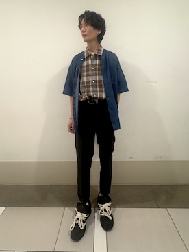 「URBAN RESEARCH DOORS（アーバンリサーチドアーズ）のカバーリングリネン キャンプカラーシャツ（シャツ/ブラウス、グリーン系）」を使った、大源さん（メンズ・183cm）の春コーディネート