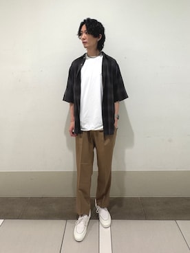 「URBAN RESEARCH DOORS（アーバンリサーチドアーズ）の『別注』Snow Peak Apparel×DOORS　WA/AC DRAWSTRING T-SHIRTS（Tシャツ/カットソー、ホワイト系）」を使った、大源さん（メンズ・183cm）の夏コーディネート
