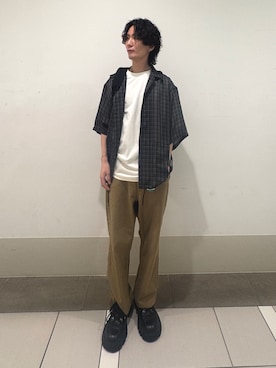「EKAL（エカル）の『UR TECH ひやサラクール』ロゴワッペンTシャツ（Tシャツ/カットソー、イエロー系）」を使った、大源さん（メンズ・183cm）の夏コーディネート