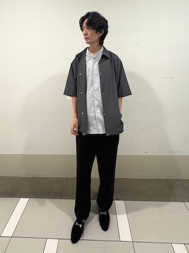 「URBAN RESEARCH DOORS（アーバンリサーチドアーズ）の『UR TECH』サマシェア ショートスリーブシャツカーディガン（カーディガン/ボレロ、グレー系）」を使った、大源さん（メンズ・183cm）の春コーディネート