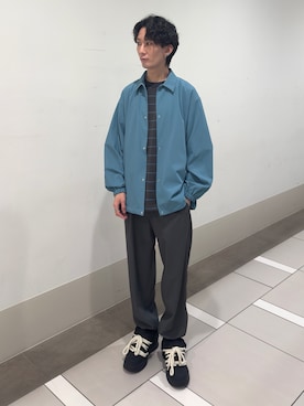 「URBAN RESEARCH DOORS（アーバンリサーチドアーズ）の『UR TECH』サマシェア イージートラウザー（その他パンツ、グレー系）」を使った、大源さん（メンズ・183cm）の春コーディネート