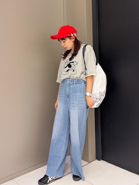 「URBAN RESEARCH（アーバンリサーチ）の別注/Disney/ピンバッジCAP（キャップ、レッド系）」を使った、おーつさん（レディース・150cm）の夏コーディネート
