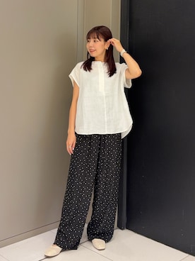 「URBAN RESEARCH DOORS（アーバンリサーチドアーズ）のリネンスキッパーフレンチブラウス｜フレンチスリーブ/麻/涼しい/オンオフ（シャツ/ブラウス、ホワイト系）」を使った、おーつさん（レディース・150cm）の夏コーディネート