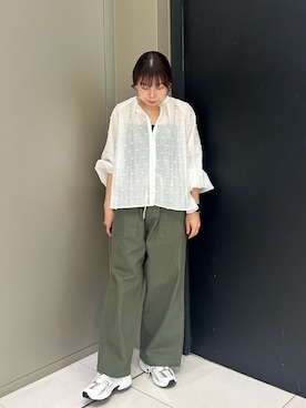 「URBAN RESEARCH DOORS（アーバンリサーチドアーズ）のカットドビーブラウス（シャツ/ブラウス、ホワイト系）」を使った、おーつさん（レディース・150cm）の春コーディネート