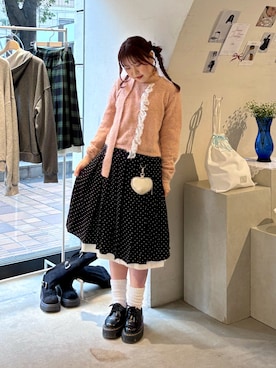 「アイテム（カーディガン/ボレロ、ピンク系）」を使った、Rinnaさん（レディース・153cm）の秋コーディネート