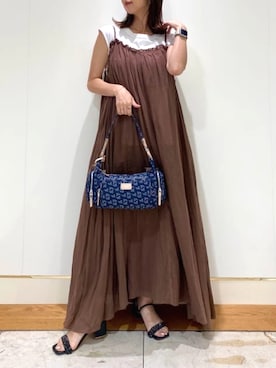 「アイテム（チャーム）」を使った、SamanthaThavasaさん（レディース・160cm）の夏コーディネート