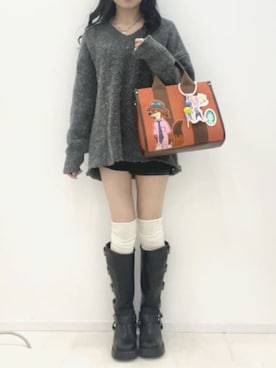 「アイテム（チャーム）」を使った、SamanthaThavasaさん（レディース・160cm）の冬コーディネート