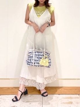 「アイテム（チャーム）」を使った、SamanthaThavasaさん（レディース・160cm）の夏コーディネート
