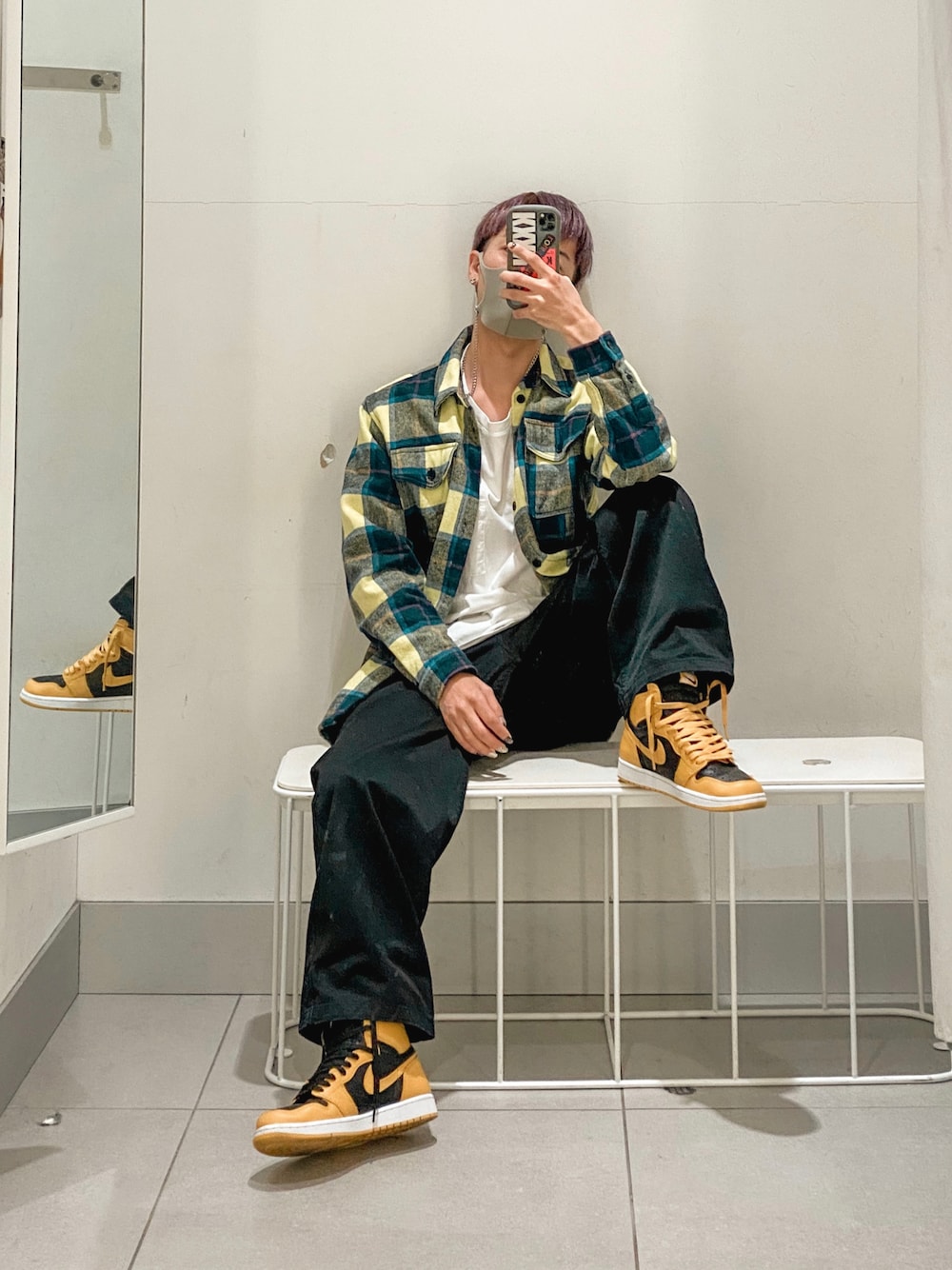 「秋冬コーデ、おしゃれさんと繋がりたい、今日のコーデ、オーバーサイズ、ootd、プチプラ、プチプラコーデ、ストリート、ストリートコーデ、ストリートファッション、エアジョーダン、ジョーダン、AIR JORDAN、air jordan 1、Jordan」｜「ZARAのアイテム（ジャケット/アウター、イエロー系）」を使った、ともちゃんさん（メンズ・165cm）の秋コーディネートの1枚目の写真