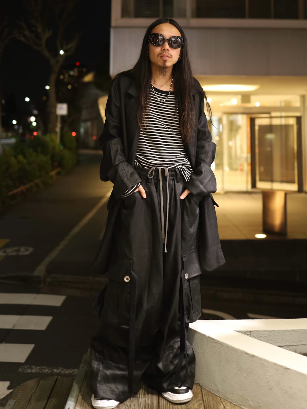 「春コーデ、ストリートコーデ、今日のコーデ、ファッションを楽しもう、セットアップ、セットアップスタイル、a.f artefact、TAKAHIROMIYASHITA The SoloIst.、MIHARAYASUHIRO、Maison MIHARA YASUHIRO、代官山、ROYAL FLASH」｜「TAKAHIROMIYASHITATheSoloIst.のkurt.（サングラス、ブラック系）」を使った、AOKIFLASH‼︎!さん（メンズ・166cm）の春コーディネートの1枚目の写真
