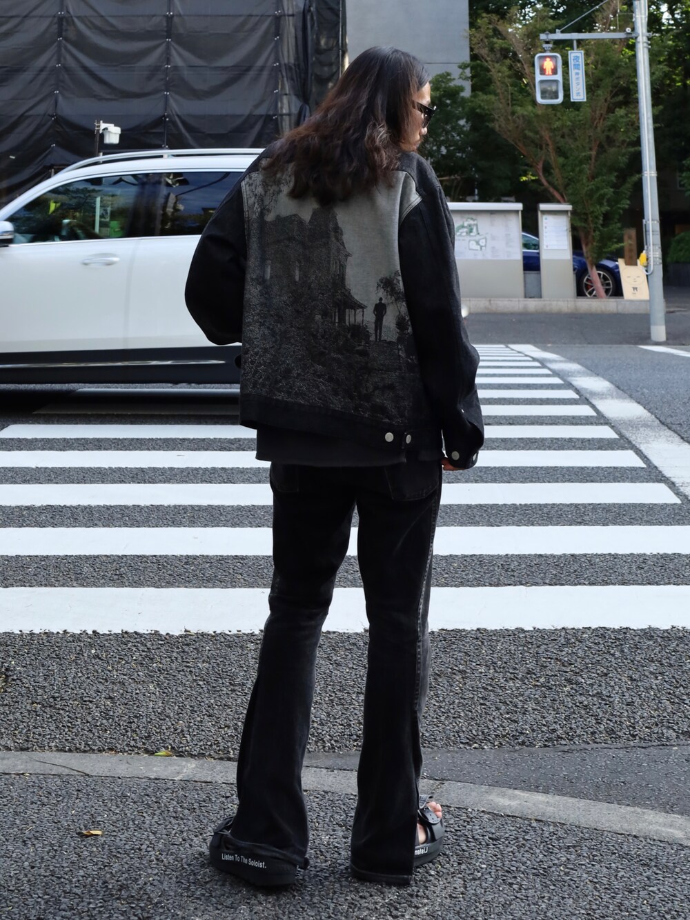 「今日のコーデ、秋のコーデ、ラフ、ootd、デニム、デニムジャケット、フレアパンツ、リメイクジーンズ、サンダル、TAKAHIROMIYASHITA The SoloIst.、undercover、seven by seven、ROYAL FLASH」｜「UNDERCOVERのUC2B4201（ブルゾン、ブラック系）」を使った、AOKIFLASH‼︎!さん（メンズ・166cm）の夏コーディネートの1枚目の写真