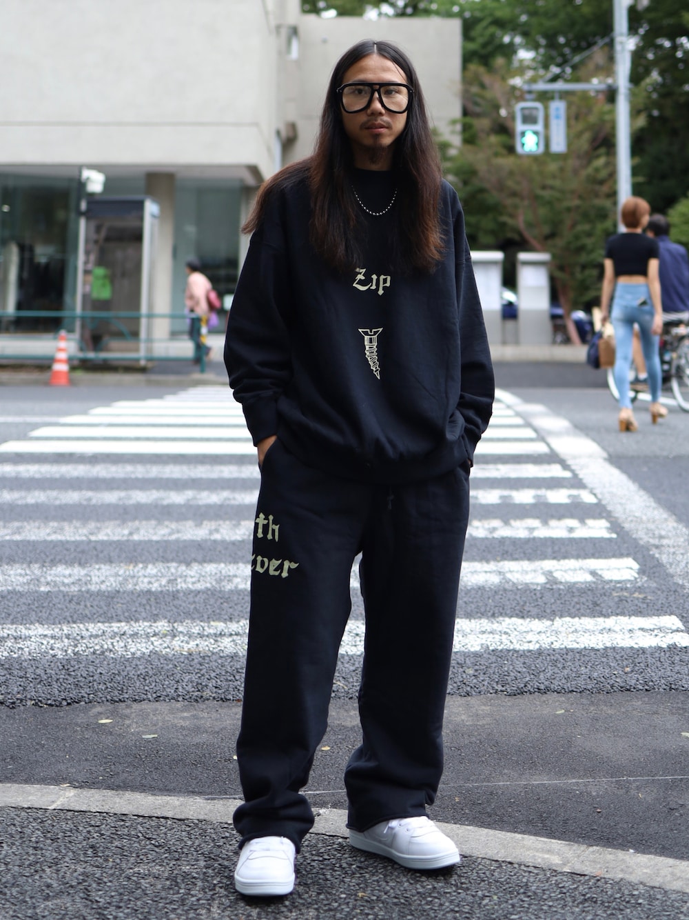 「秋服まるっと大公開、秋服、秋服準備はじめました、カジュアル、メンズコーデ、初秋コーデ、セットアップ、スウエット、TAKAHIROMIYASHITA The SoloIst.、bowwow、代官山、ROYAL FLASH」｜「TAKAHIROMIYASHITATheSoloIst.のアイテム（メガネ、ブラック系）」を使った、AOKIFLASH‼︎!さん（メンズ・166cm）の秋コーディネートの1枚目の写真
