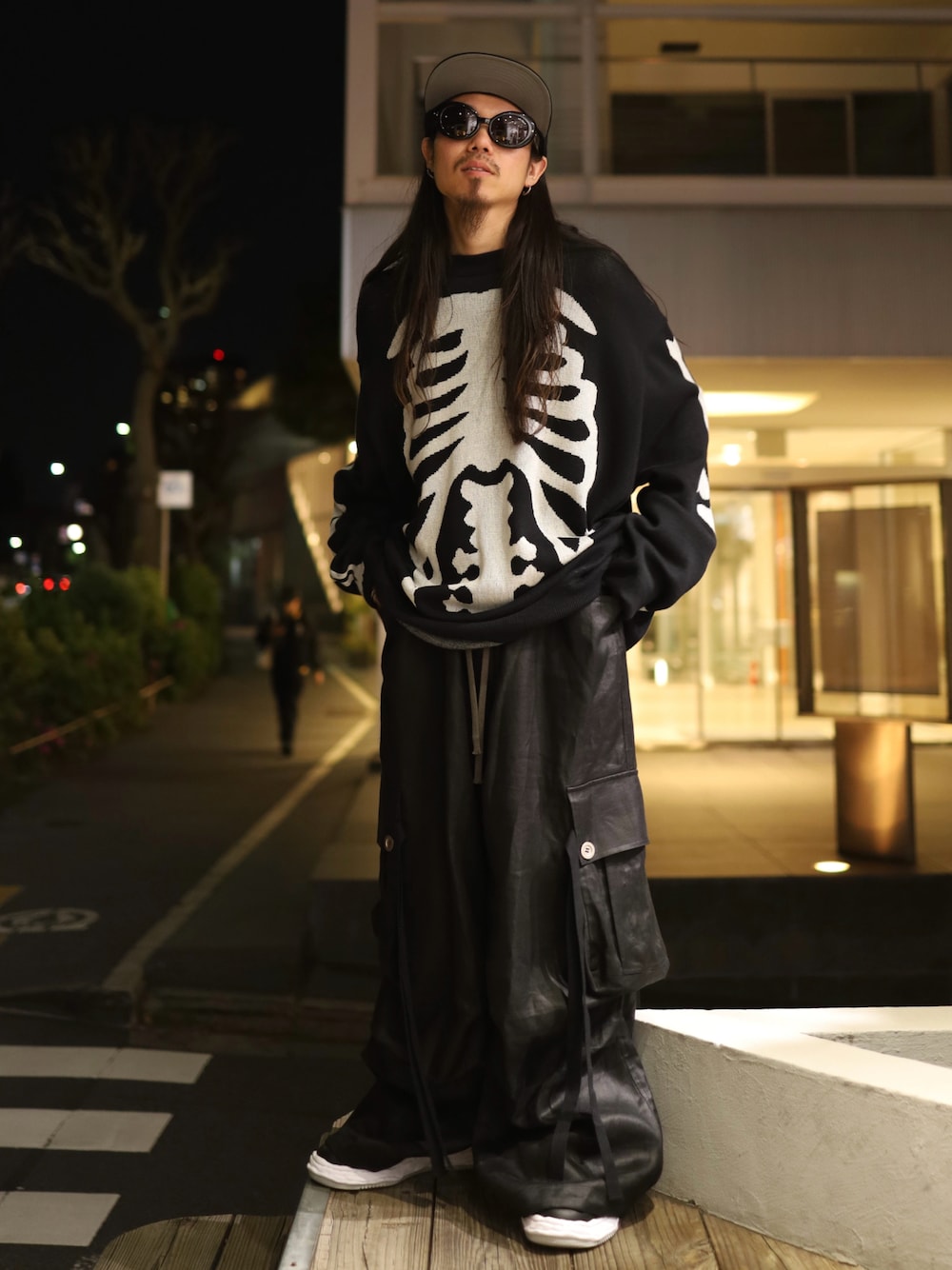 「春コーデ、オトナカジュアル、ストリートコーデ、今日のコーデ、ファッションを楽しもう、TAKAHIROMIYASHITA The SoloIst.、THE.H.W.DOG&CO、Maison MIHARA YASUHIRO、MIHARAYASUHIRO、a.f artefact、ROYAL FLASH、代官山」｜「TAKAHIROMIYASHITATheSoloIst.のkurt.（サングラス、ブラック系）」を使った、AOKIFLASH‼︎!さん（メンズ・166cm）の春コーディネートの1枚目の写真