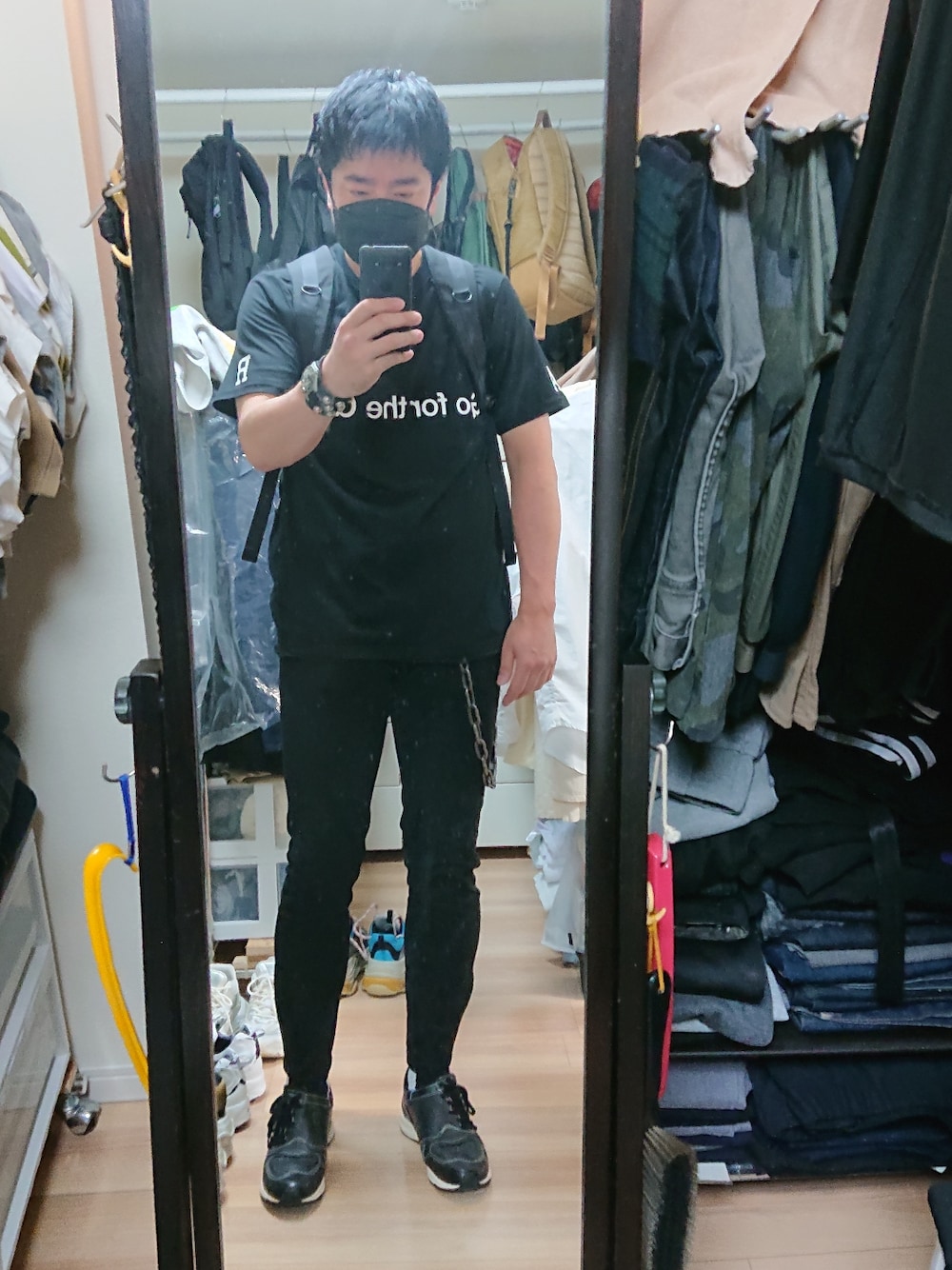 「foot the coacherのfoot the coacher × TAKAHIRO MIYASHITA The SoloIst / f.a.s.t. side lace steer（スニーカー、ブラック系）」を使った、高さん（メンズ・176cm）の夏コーディネートの1枚目の写真