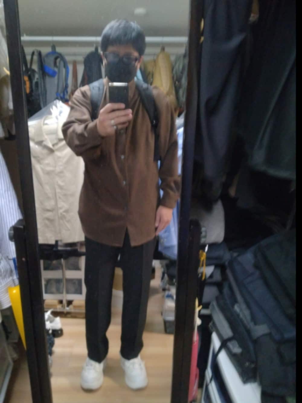 「Maison MargielaのFusion（スニーカー、ホワイト系）」を使った、高さん（メンズ・176cm）の秋コーディネートの1枚目の写真