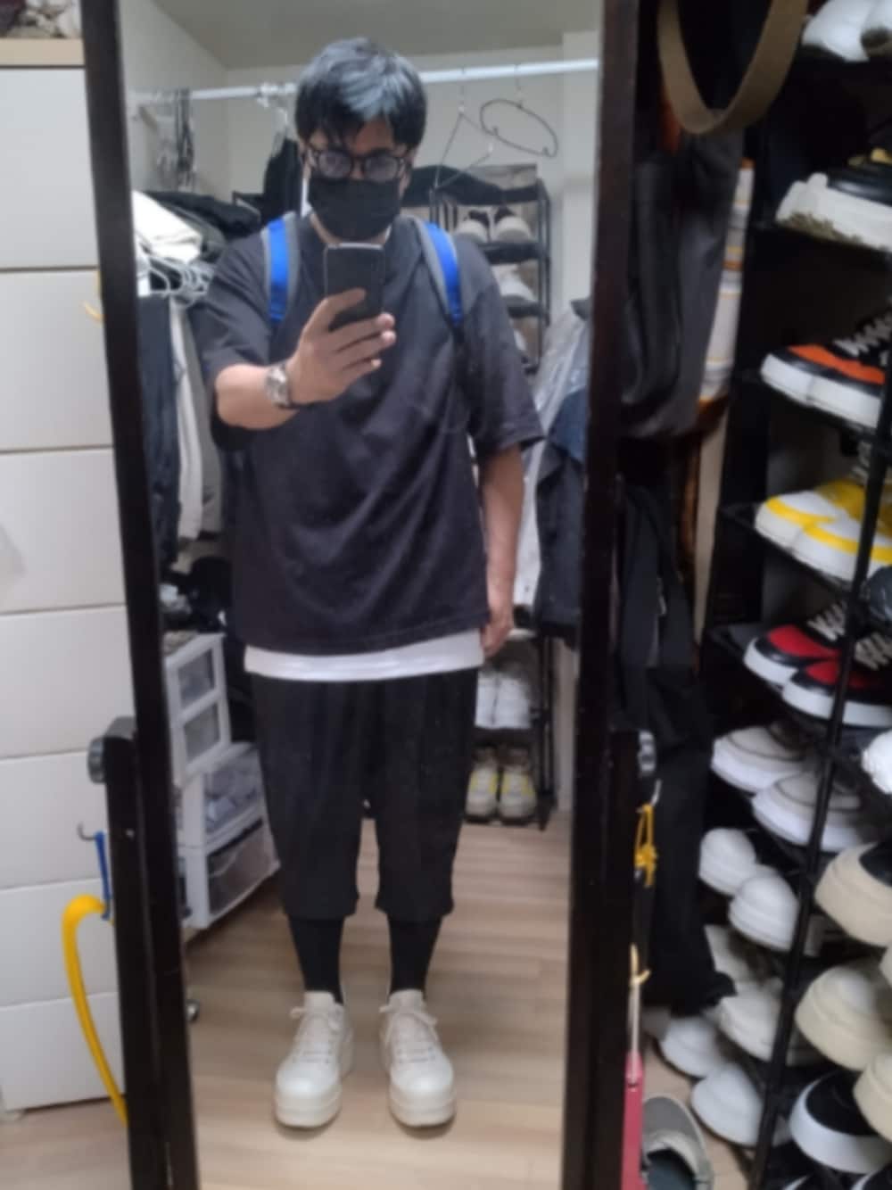「DRKSHDW by RICK OWENSのアイテム（スニーカー、ホワイト系）」を使った、高さん（メンズ・176cm）の夏コーディネートの1枚目の写真
