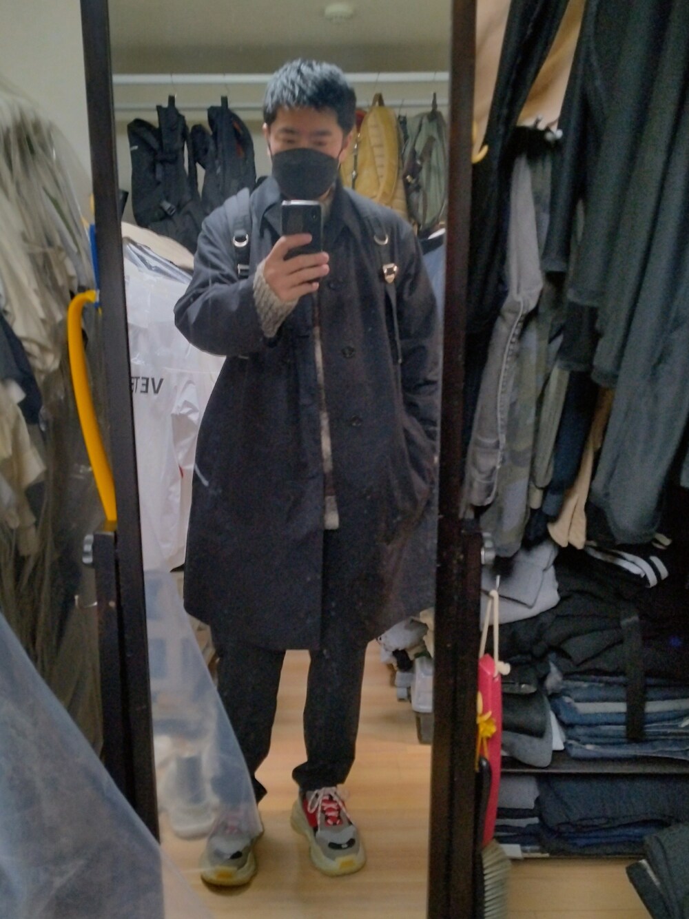 「BALENCIAGAのBalenciaga Triple S Mesh, Nubuck And Leather Sneakers（スニーカー、その他）」を使った、高さん（メンズ・176cm）の冬コーディネートの1枚目の写真