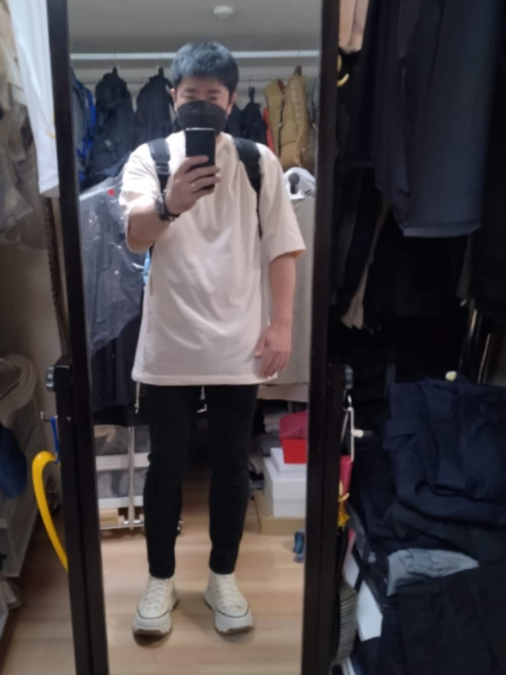 「CONVERSEのALL STAR (R) TREKWAVE HI　31308051（スニーカー、ホワイト系）」を使った、高さん（メンズ・176cm）の夏コーディネートの1枚目の写真