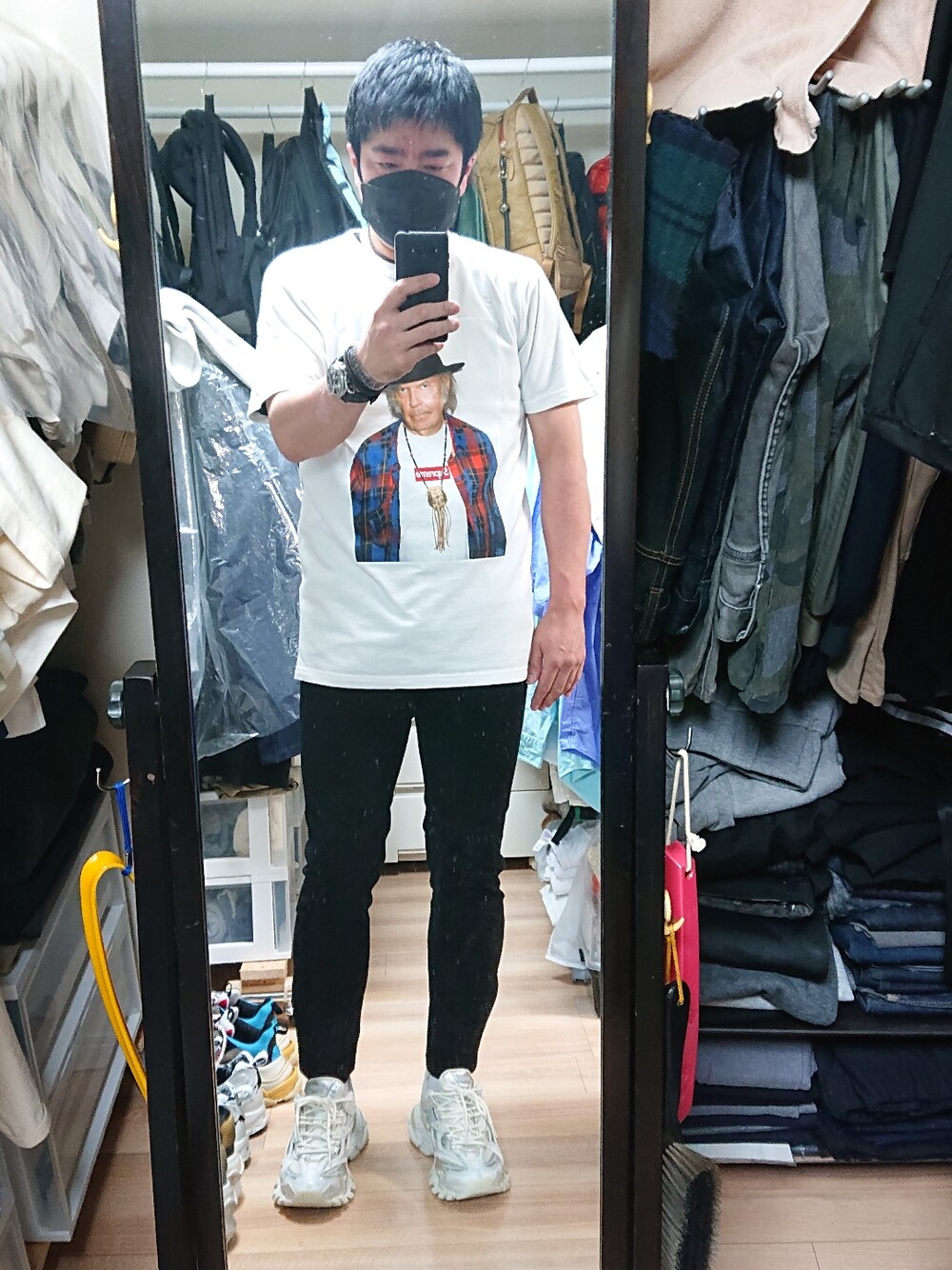 「BALENCIAGAのTrack.2（スニーカー、ホワイト系）」を使った、高さん（メンズ・176cm）の夏コーディネートの1枚目の写真
