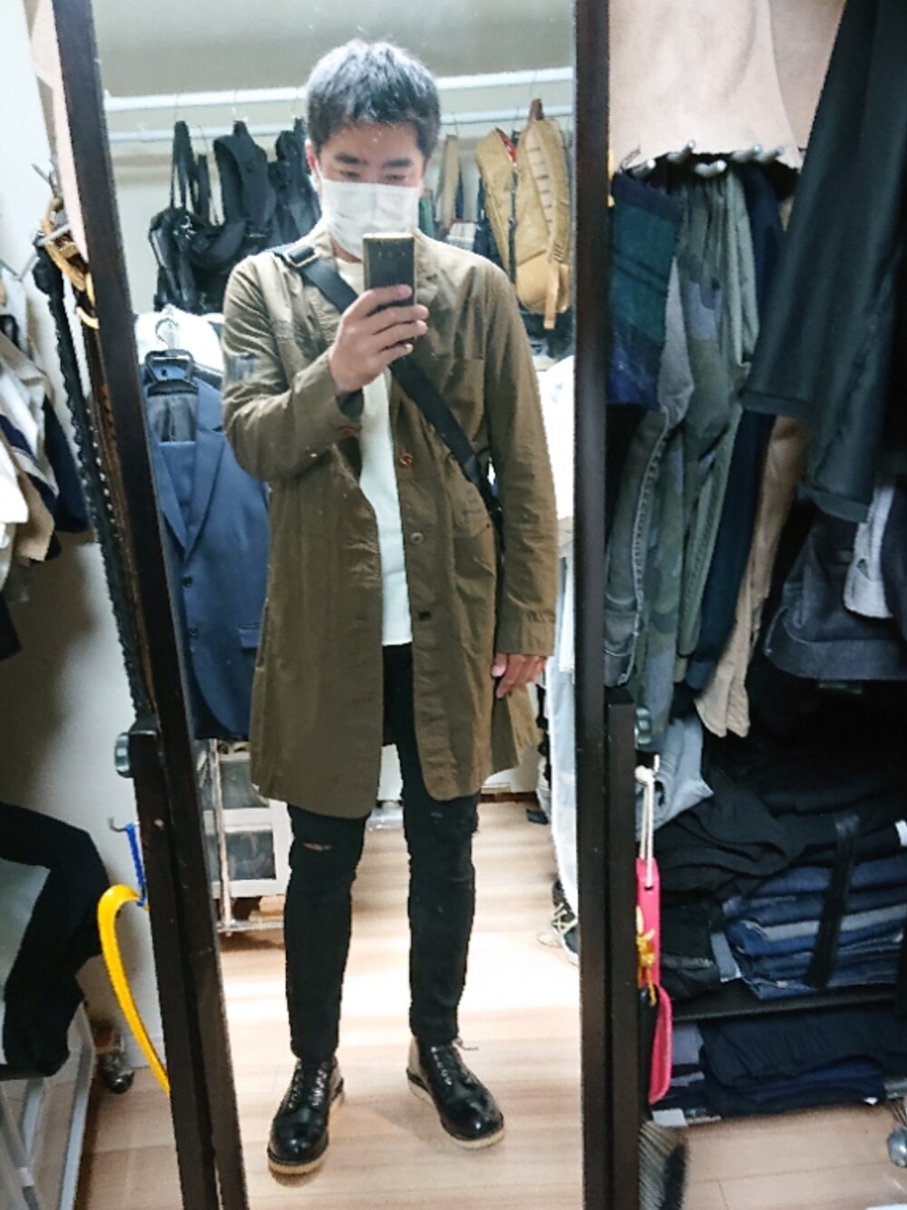 「RED WING SHOESの8165（ブーツ、ブラック系）」を使った、高さん（メンズ・176cm）の秋コーディネートの1枚目の写真