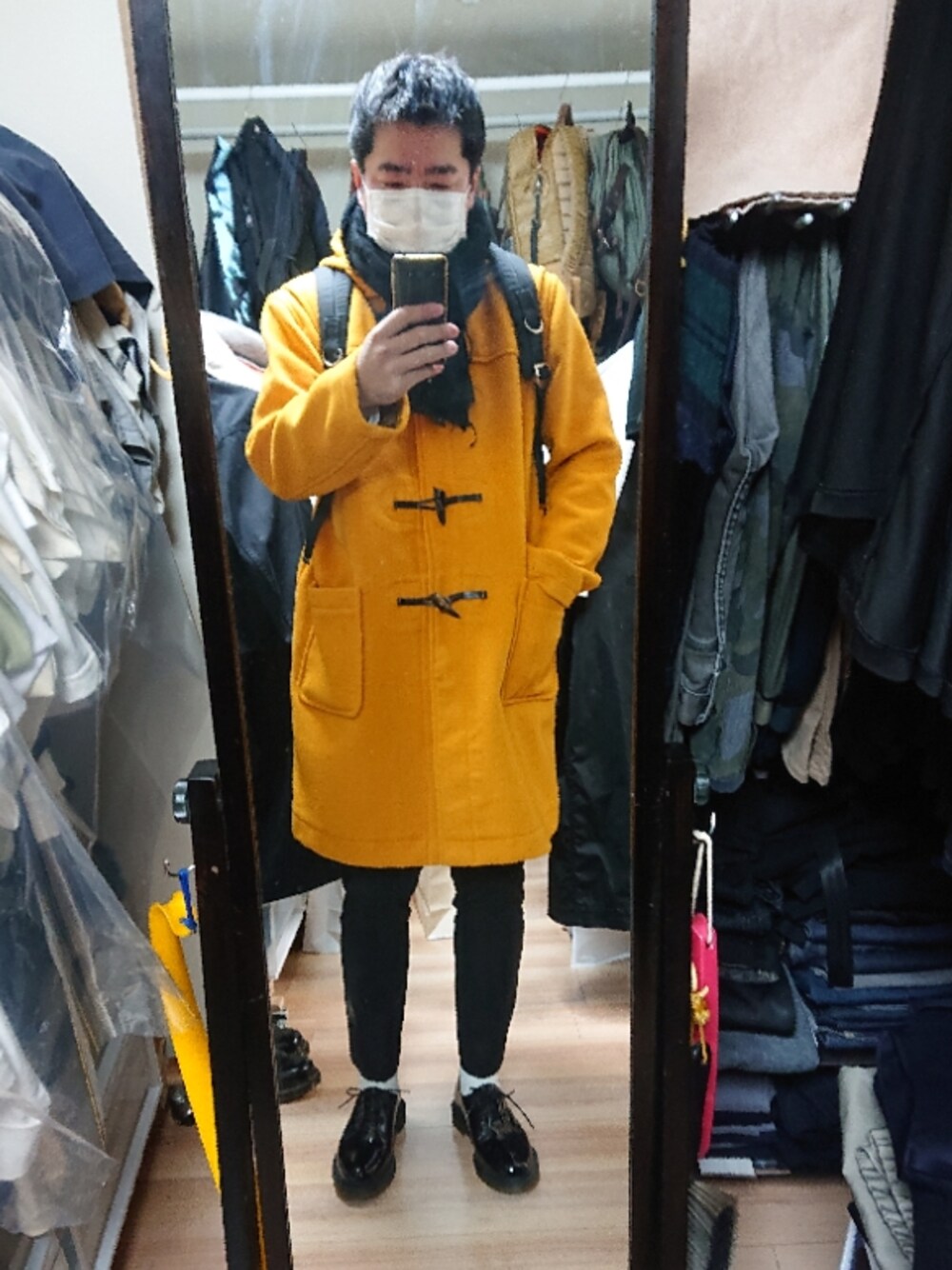 「Dr. MartensのDr.Martens×BEAMS / 別注 パテント 3ホール（ドレスシューズ、ブラック系）」を使った、高さん（メンズ・176cm）の冬コーディネートの1枚目の写真