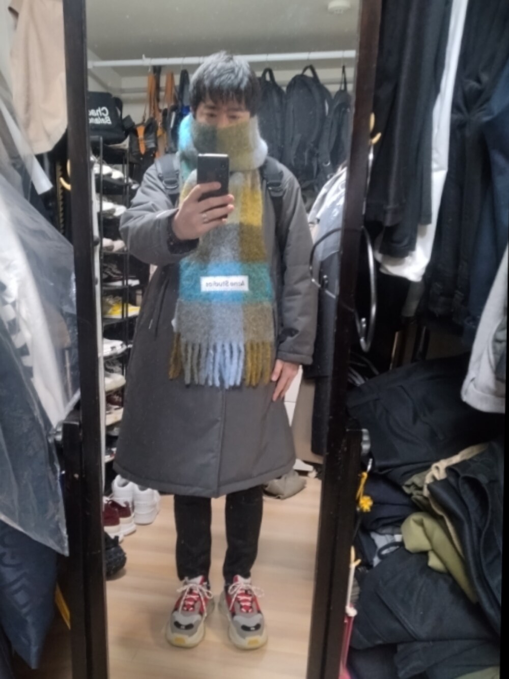「BALENCIAGAのBalenciaga Triple S Mesh, Nubuck And Leather Sneakers（スニーカー、その他）」を使った、高さん（メンズ・176cm）の冬コーディネートの1枚目の写真