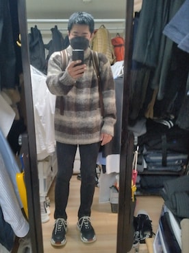 「アイテム（ニット/セーター、ブラウン系）」を使った、高さん（メンズ・176cm）の秋コーディネート